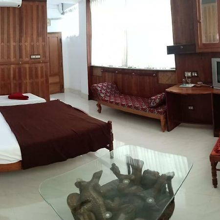 Dolphin Residency Hotel Thekkady Luaran gambar