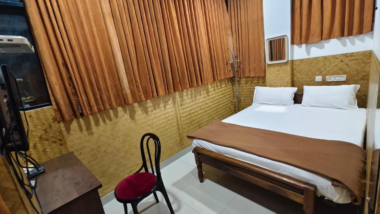 Dolphin Residency Hotel Thekkady Luaran gambar